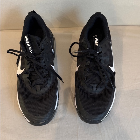 Nike mens Black and White Air Sneakers size 10 - Picture 2 of 6